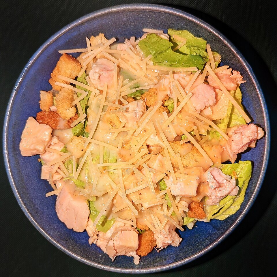 Ensalada César con pollo